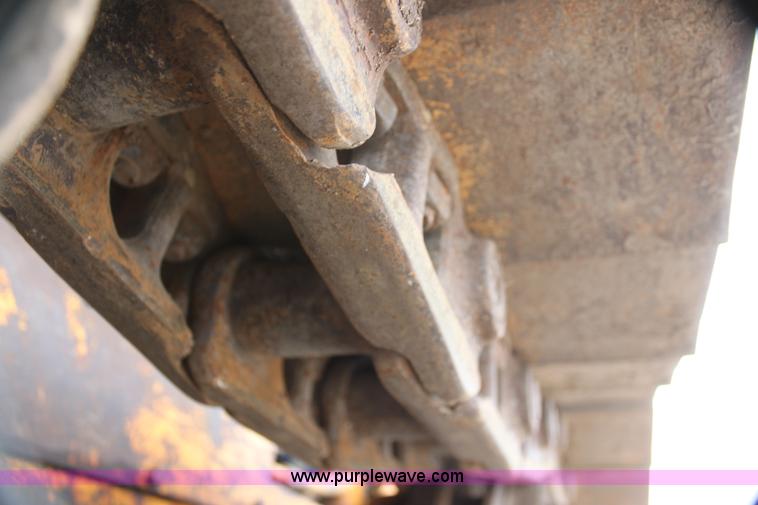 image for item AN9983 1981 John Deere 750 dozer