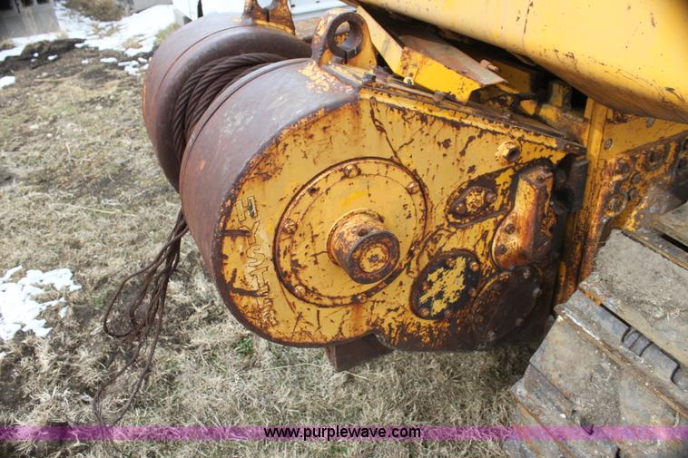 image for item AN9983 1981 John Deere 750 dozer