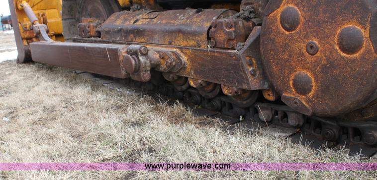 image for item AN9983 1981 John Deere 750 dozer