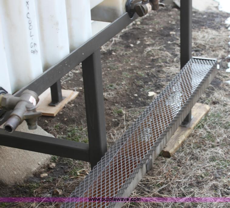 image for item AN9990 Bulk used oil storage tanks