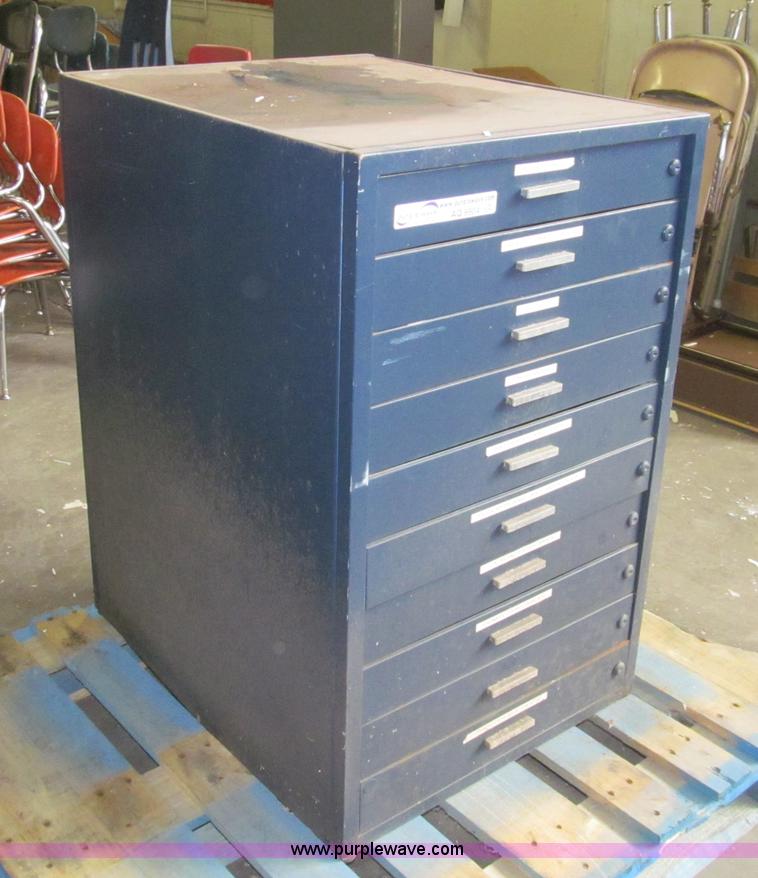 image for item AQ9904 Metal cabinet