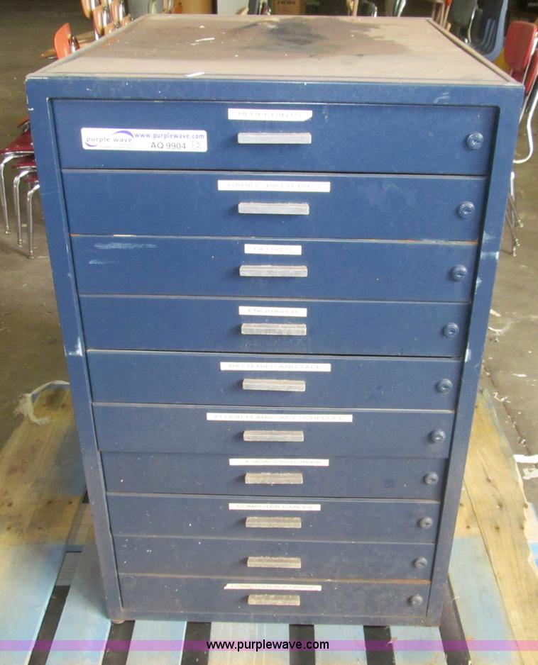 image for item AQ9904 Metal cabinet