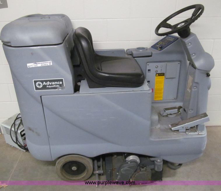 image for item AQ9910 Advance AquaRide carpet extractor