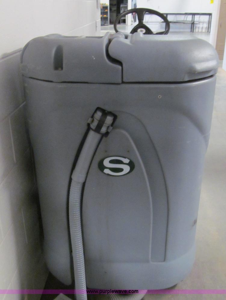 image for item AQ9910 Advance AquaRide carpet extractor