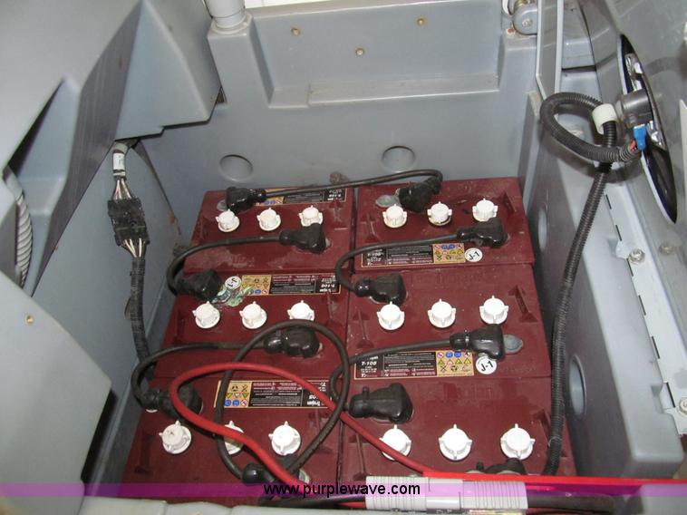 image for item AQ9910 Advance AquaRide carpet extractor