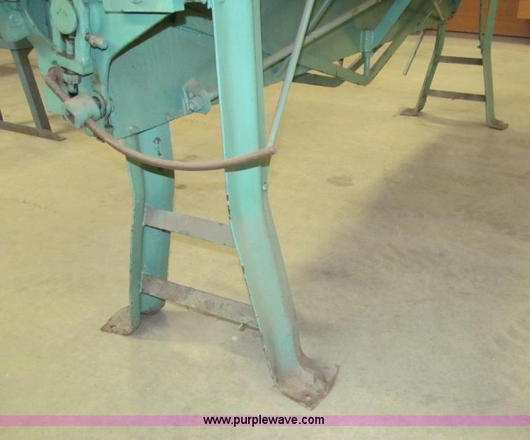 image for item AQ9913 8' sheet metal brake