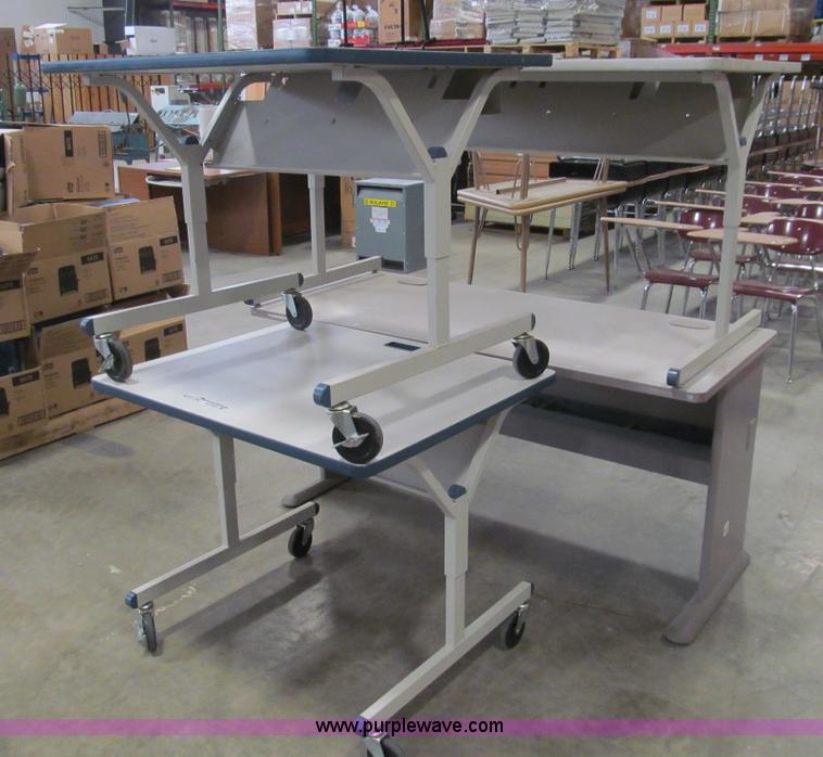 image for item AQ9920 (4) computer tables