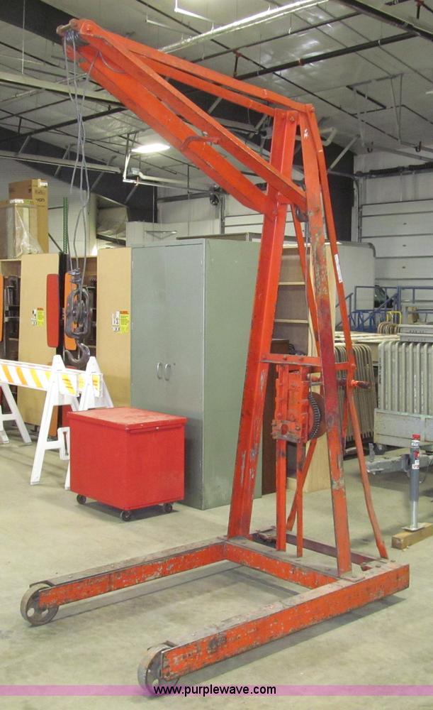 image for item AQ9921 Manley winch