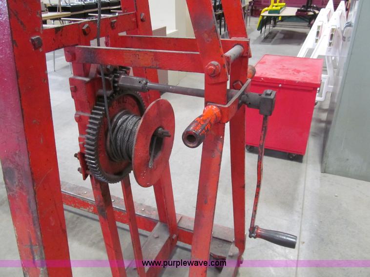 image for item AQ9921 Manley winch
