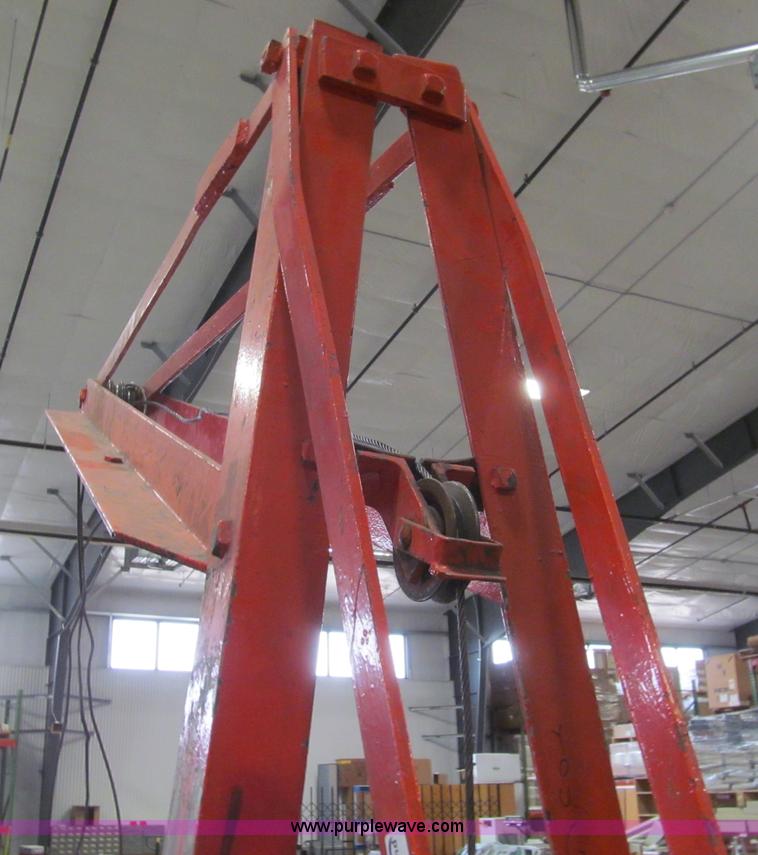 image for item AQ9921 Manley winch