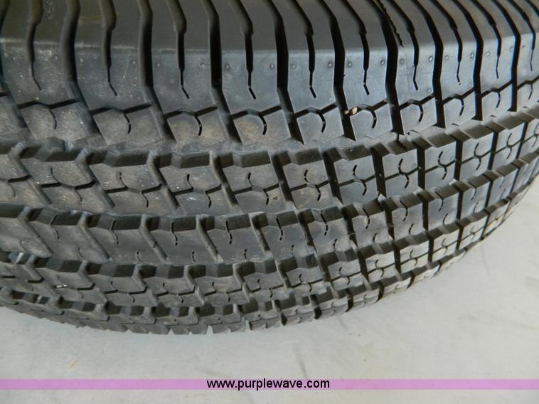 image for item AQ9975 Laredo P265/75R16 tire