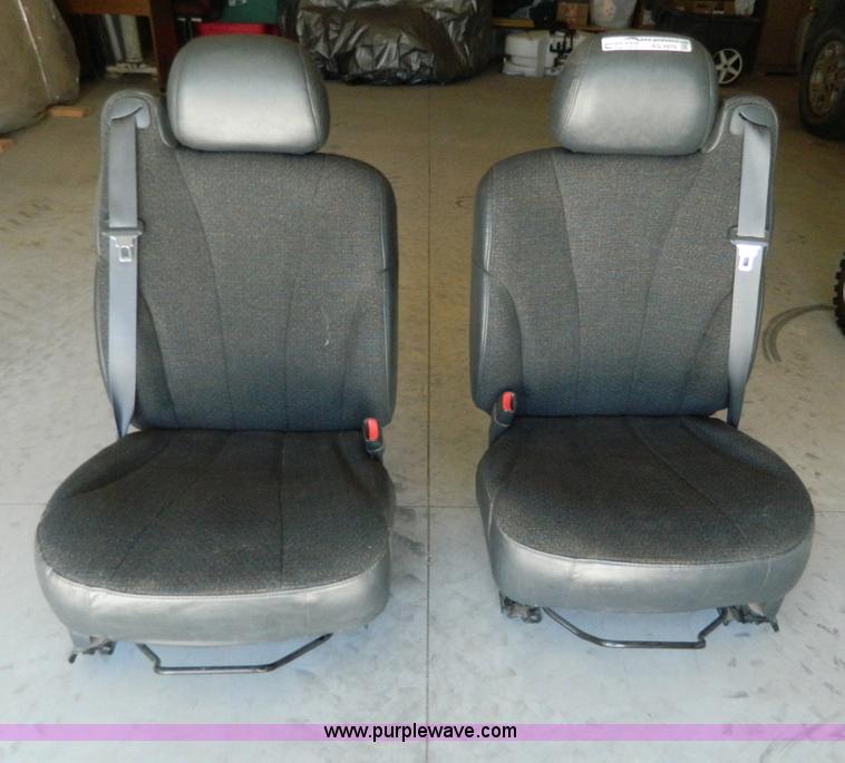 image for item AQ9976 (2) Chevrolet pickup cloth seats