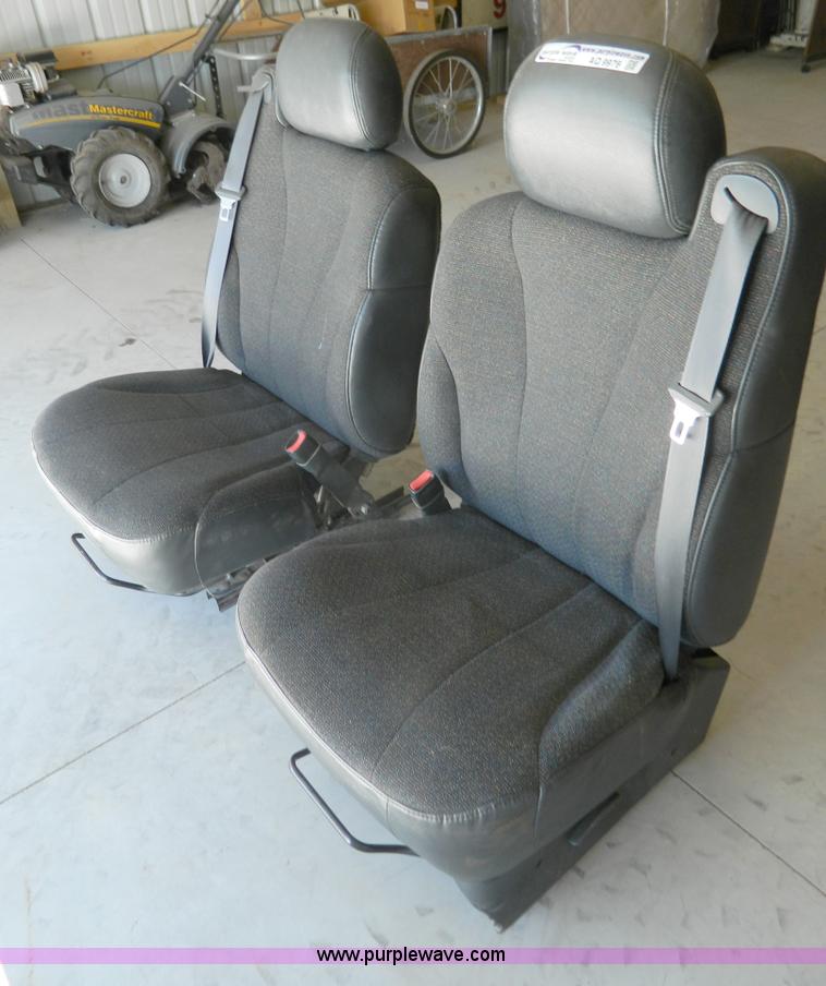image for item AQ9976 (2) Chevrolet pickup cloth seats