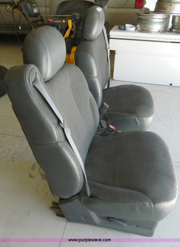 image for item AQ9976 (2) Chevrolet pickup cloth seats