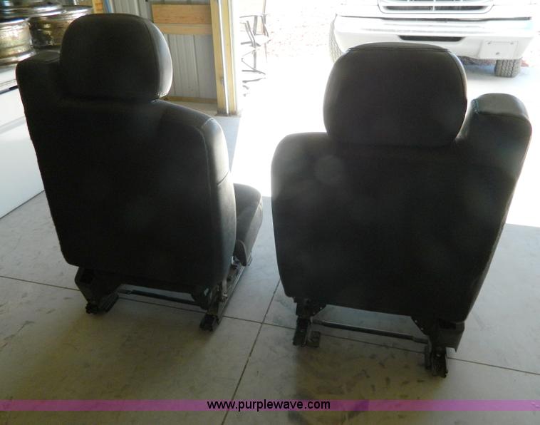 image for item AQ9976 (2) Chevrolet pickup cloth seats