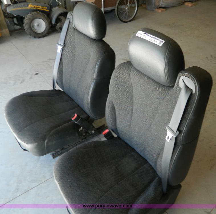 image for item AQ9976 (2) Chevrolet pickup cloth seats
