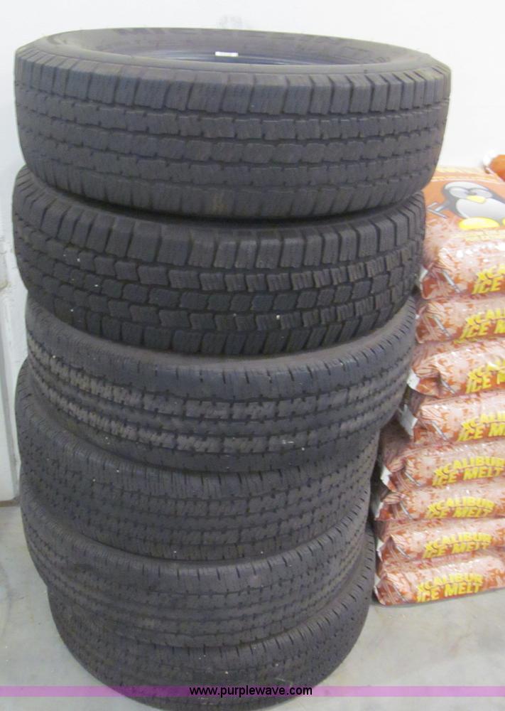 image for item AR9011 (18) assorted tires