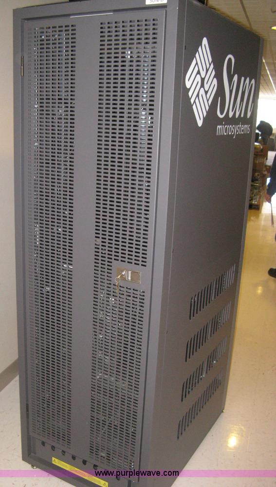 image for item AX9934 Sun Sunfire V880 rack mount server with Sun StorEdge rack