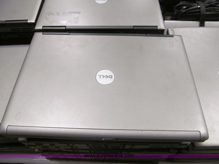 image for item AY9812 (71) Dell Lattitude D630 laptop computers