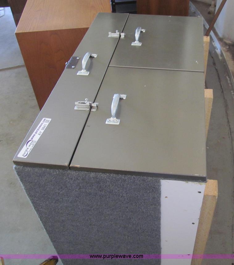 image for item AY9841 Vehicle storage box