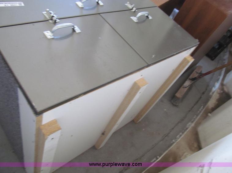 image for item AY9841 Vehicle storage box