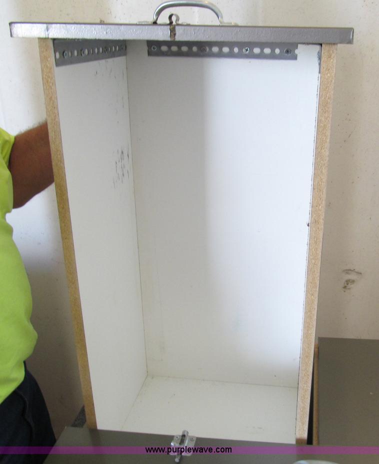 image for item AY9841 Vehicle storage box