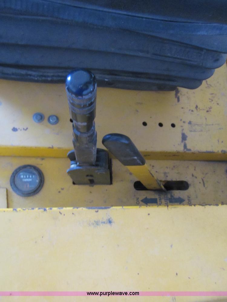 image for item AY9842 Excel Hustler 400 ZTR lawn mower