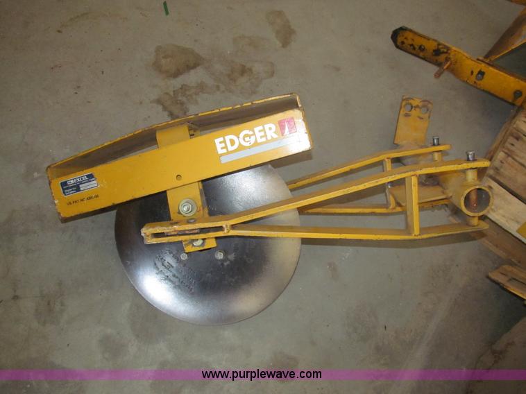 image for item AY9842 Excel Hustler 400 ZTR lawn mower