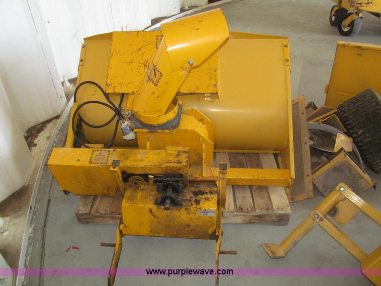 image for item AY9842 Excel Hustler 400 ZTR lawn mower