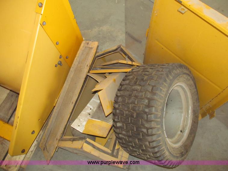 image for item AY9842 Excel Hustler 400 ZTR lawn mower