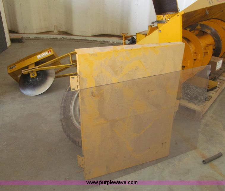 image for item AY9842 Excel Hustler 400 ZTR lawn mower