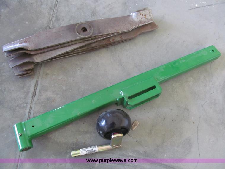 image for item AY9843 John Deere 1445 lawn mower