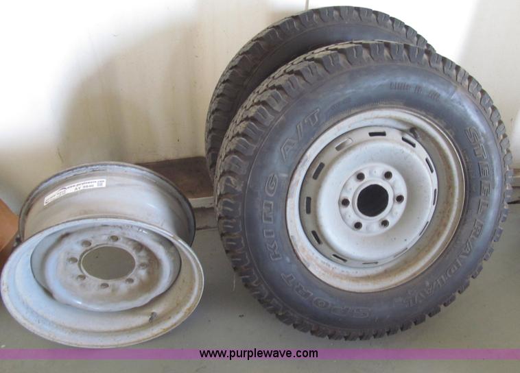 image for item AY9846 Assorted tires and wheels