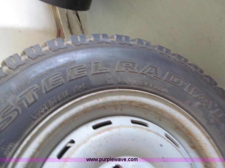 image for item AY9846 Assorted tires and wheels