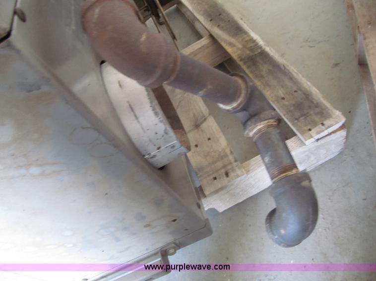 image for item AY9848 Singer 100-JUHX natural gas heater