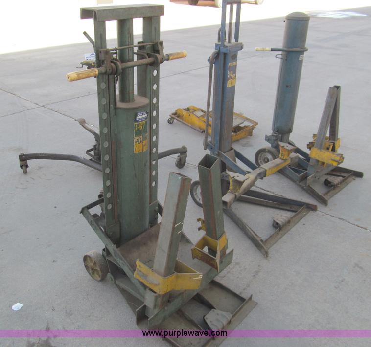 image for item AY9864 (4) air operated end lifts