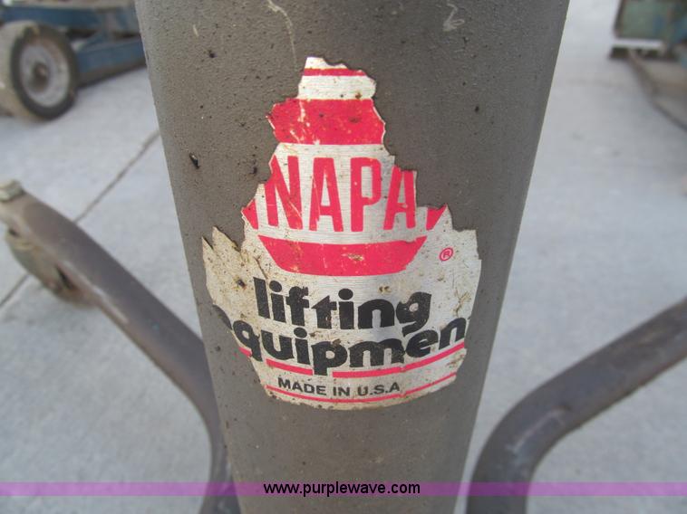 image for item AY9864 (4) air operated end lifts