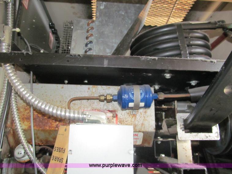 image for item AY9885 Assorted restaurant equipment