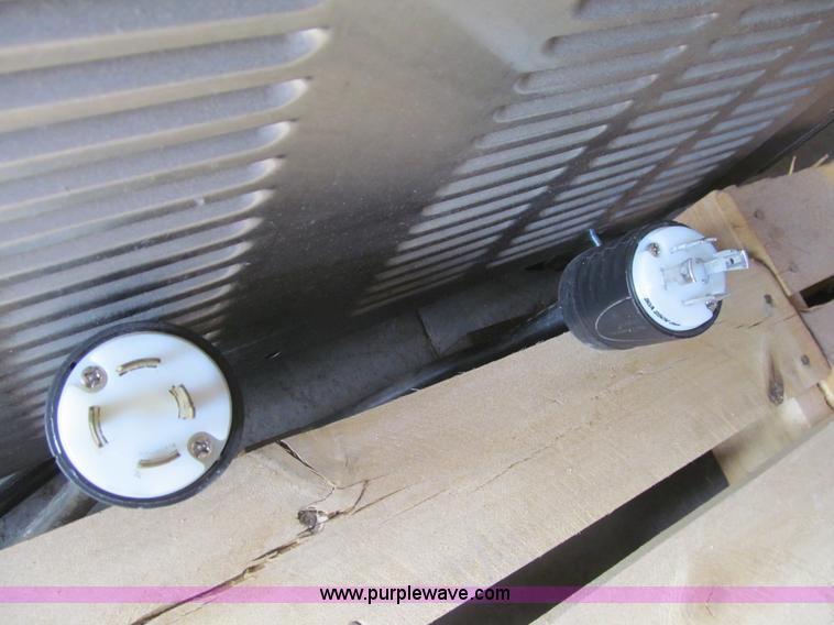 image for item AY9885 Assorted restaurant equipment