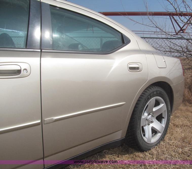 image for item F7293 2008 Dodge Charger SE
