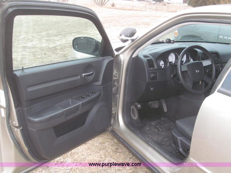 image for item F7293 2008 Dodge Charger SE