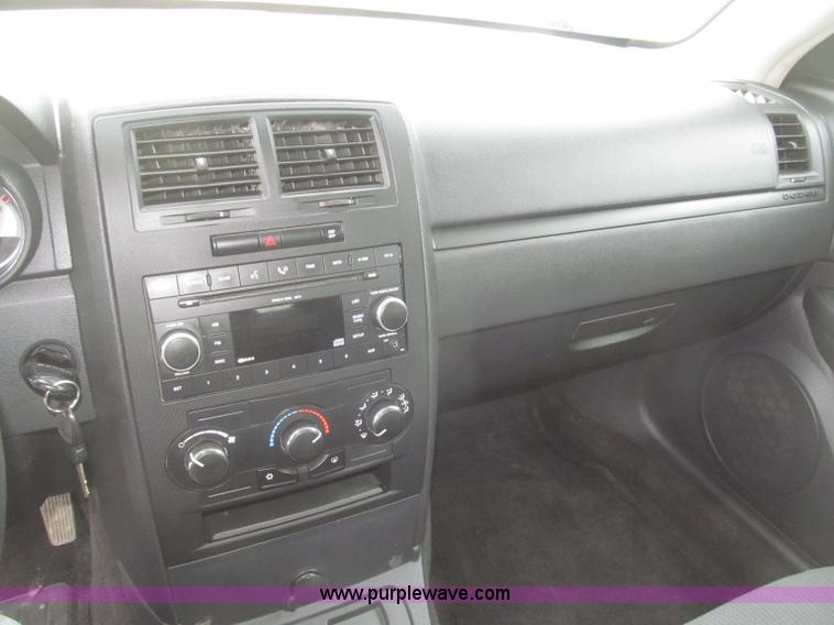 image for item F7293 2008 Dodge Charger SE