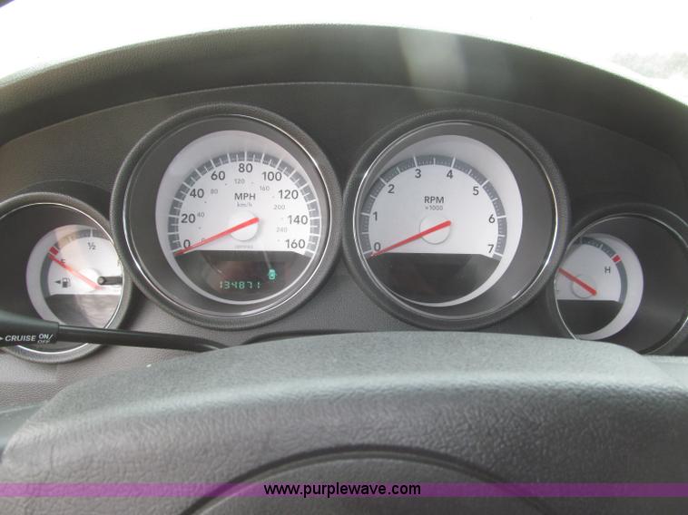 image for item F7293 2008 Dodge Charger SE