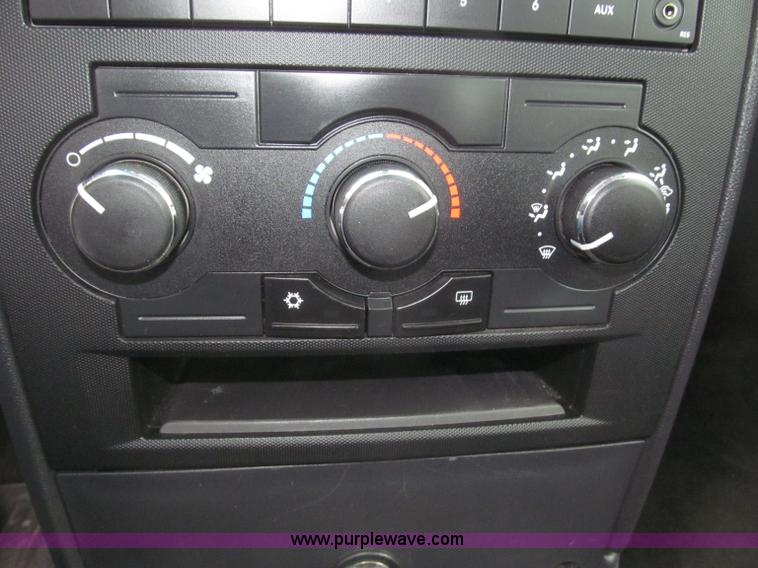 image for item F7293 2008 Dodge Charger SE