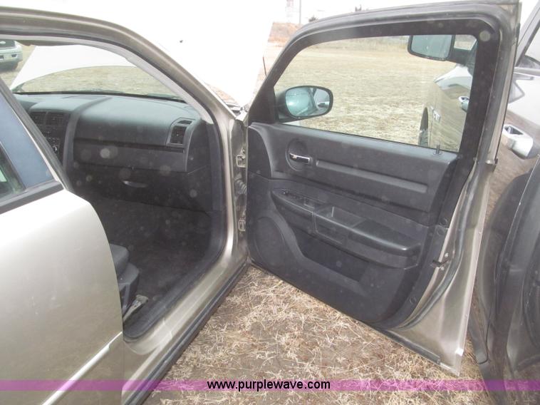 image for item F7293 2008 Dodge Charger SE