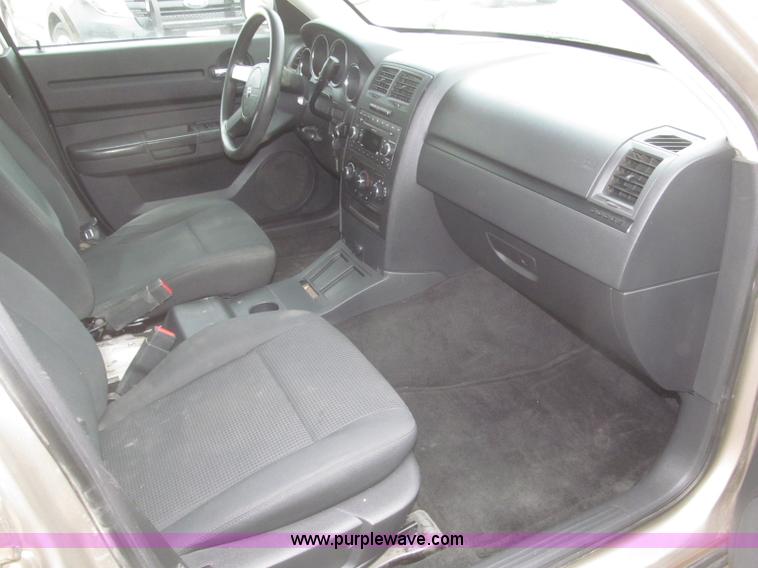 image for item F7293 2008 Dodge Charger SE