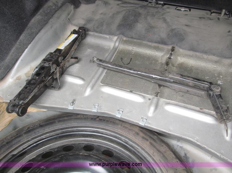 image for item F7293 2008 Dodge Charger SE