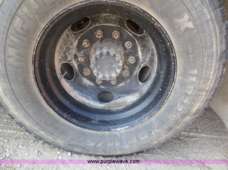 image for item F8201 1997 Spartan Crown 027-3506-77 school bus