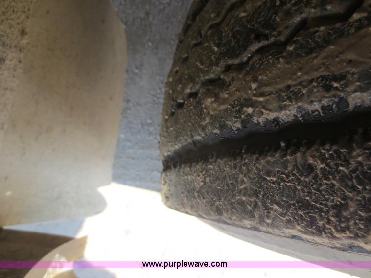 image for item F8201 1997 Spartan Crown 027-3506-77 school bus