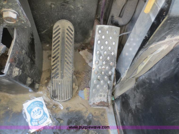 image for item F8201 1997 Spartan Crown 027-3506-77 school bus